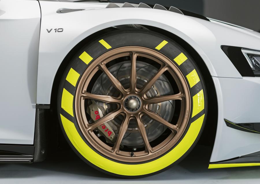 Колеса Audi R8 LMS GT2 2019 года  (фото 4 из 40)